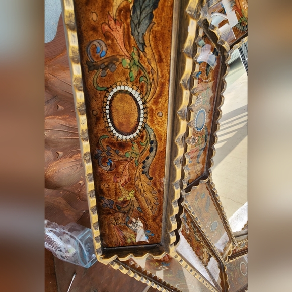 Vintage Venetian Octagonal Reverse Painted Wall Mirror - Picture 14 of 16